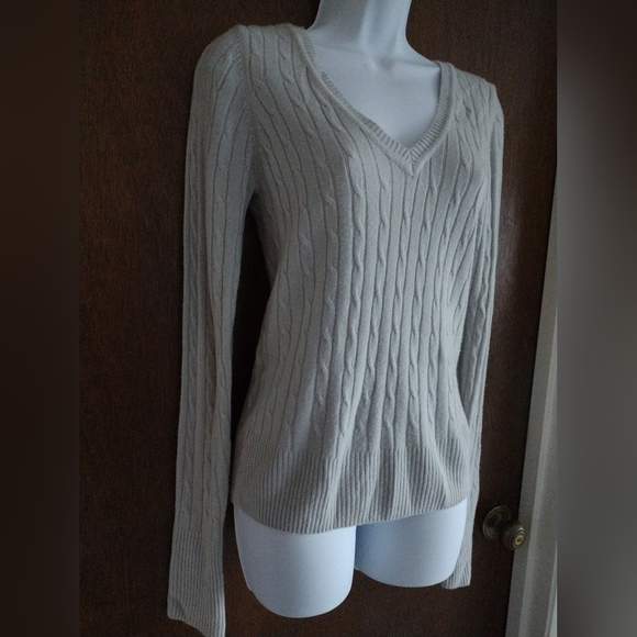 Pink Rose Gray Cable Knit V-Neck Sweater Small - Picture 10 of 16